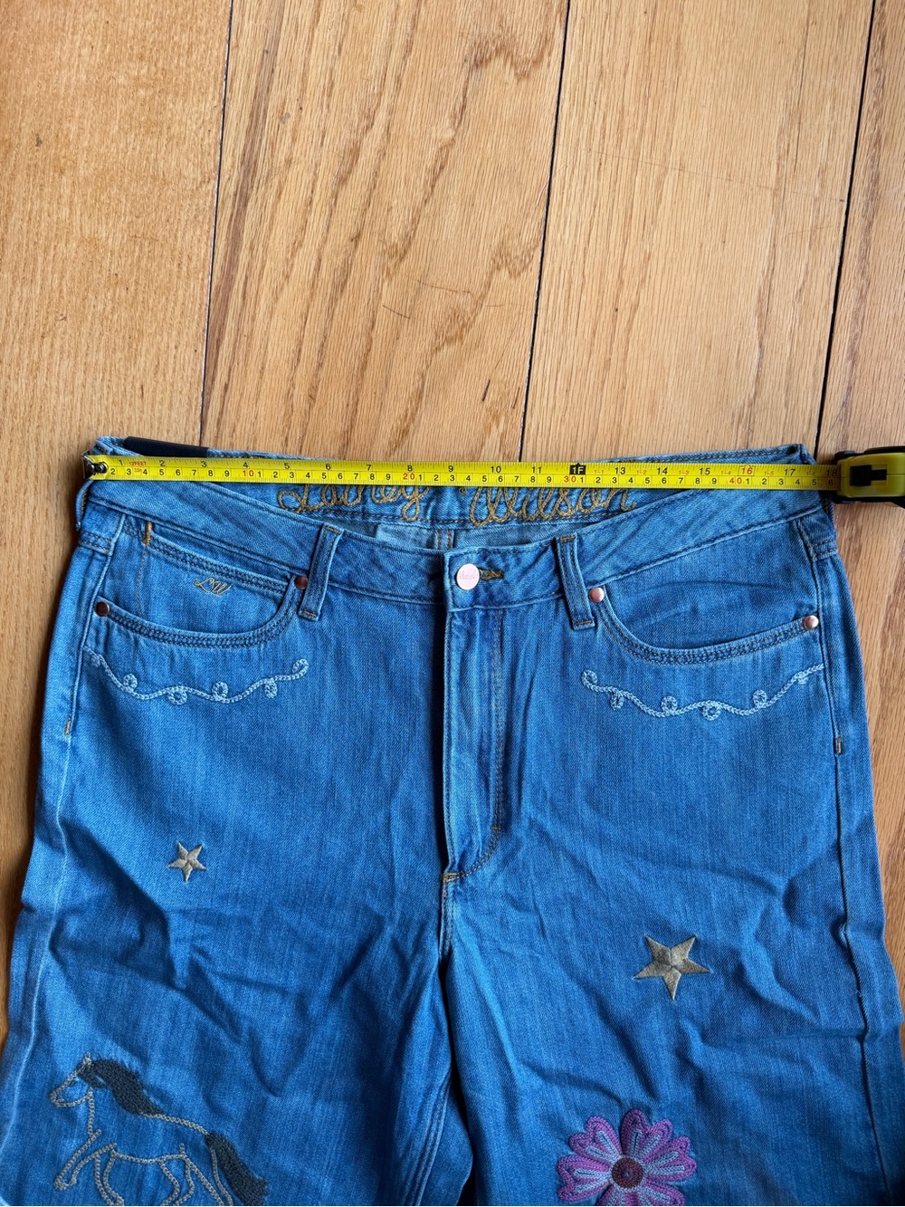 NWT Wrangler Womens X Lainey Wilson Cheeky Wide Leg Jean W33 - Picture 6 of 15